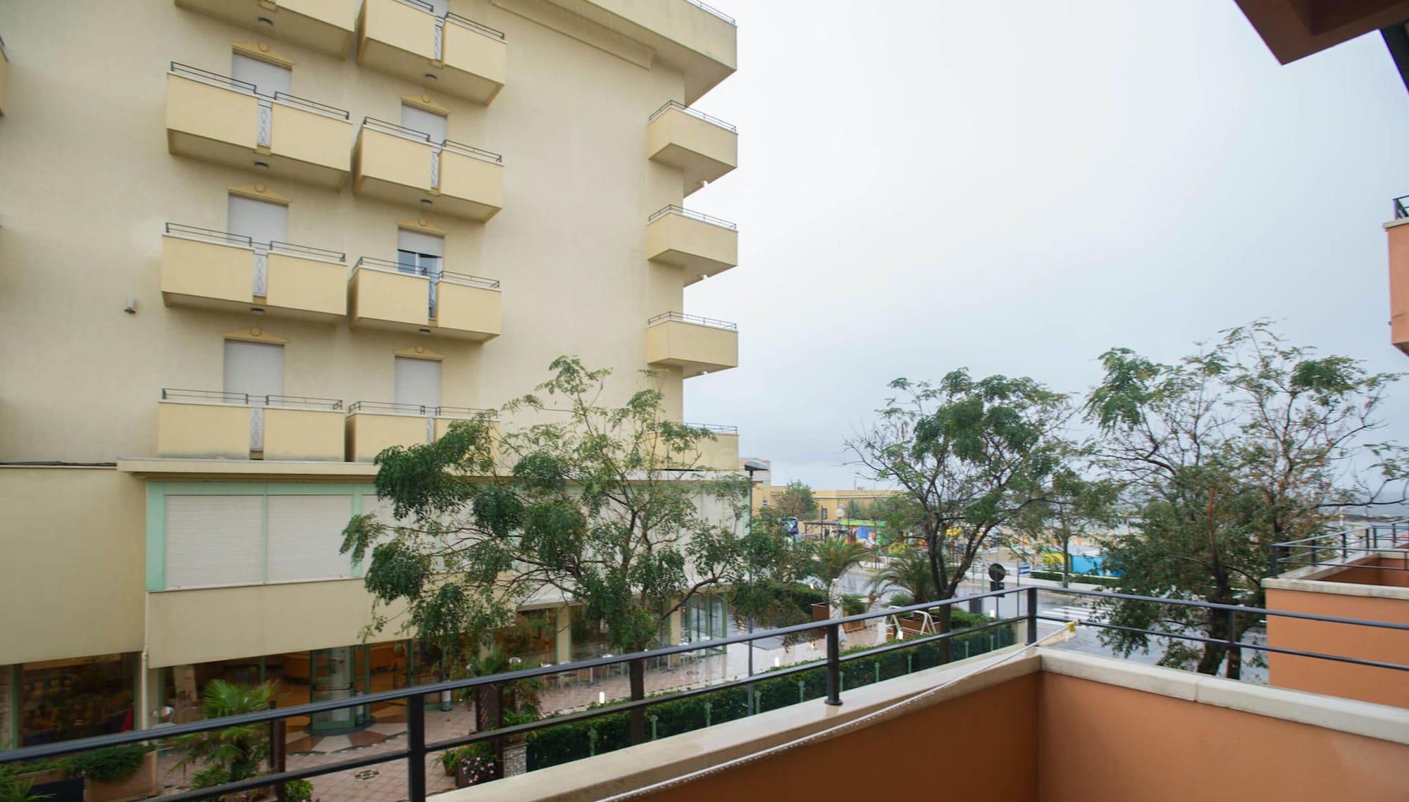 Hotel Palos Rimini Bagian luar foto