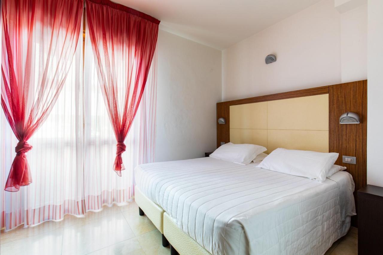 Hotel Palos Rimini Bagian luar foto