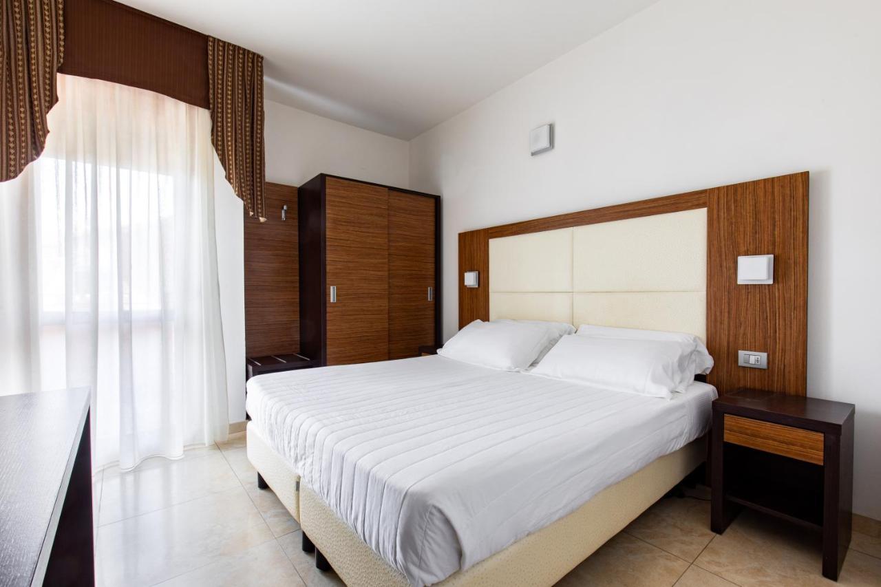 Hotel Palos Rimini Bagian luar foto