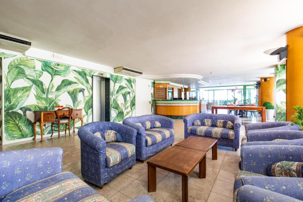 Hotel Palos Rimini Bagian luar foto
