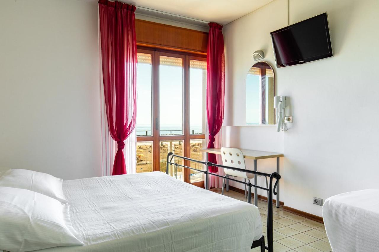 Hotel Palos Rimini Bagian luar foto