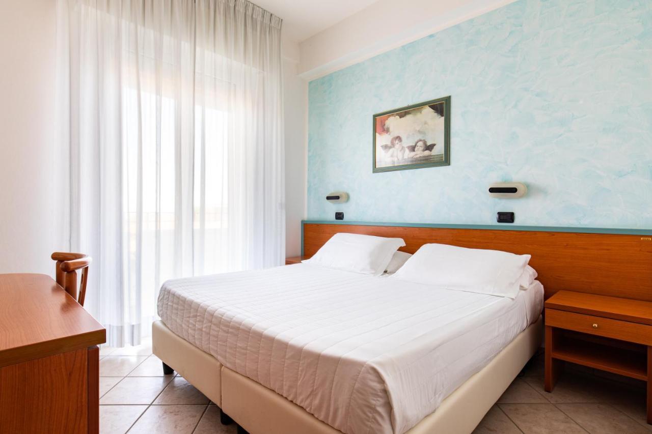 Hotel Palos Rimini Bagian luar foto