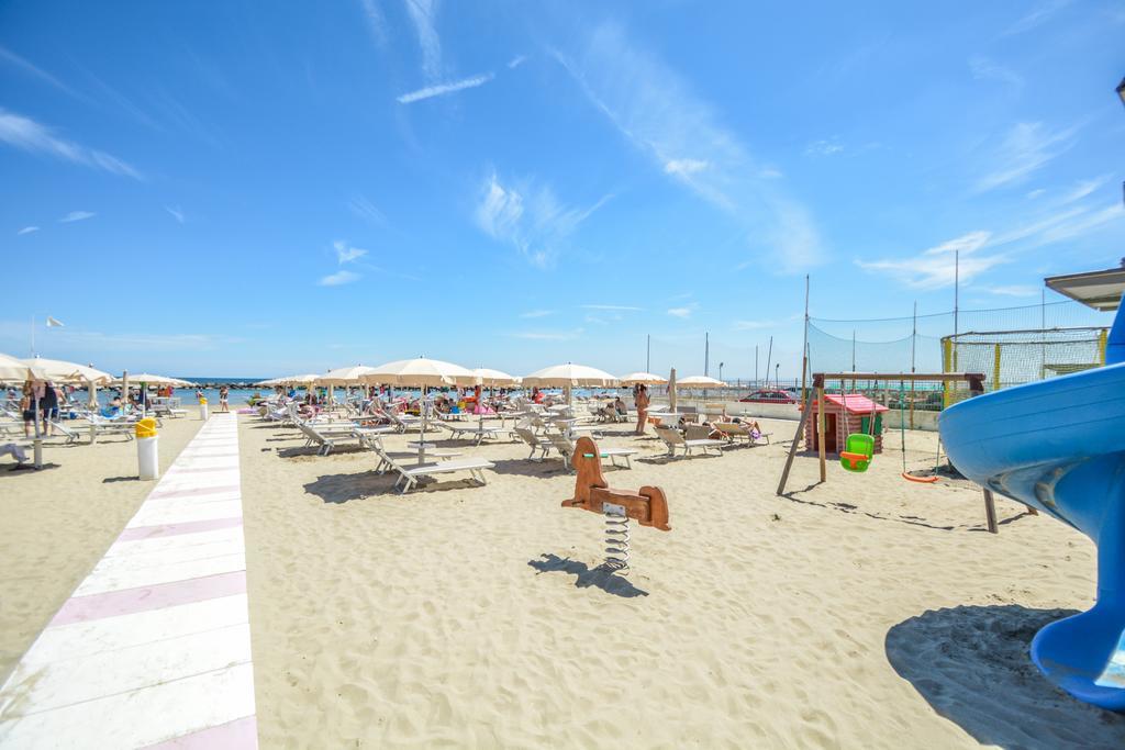 Hotel Palos Rimini Bagian luar foto